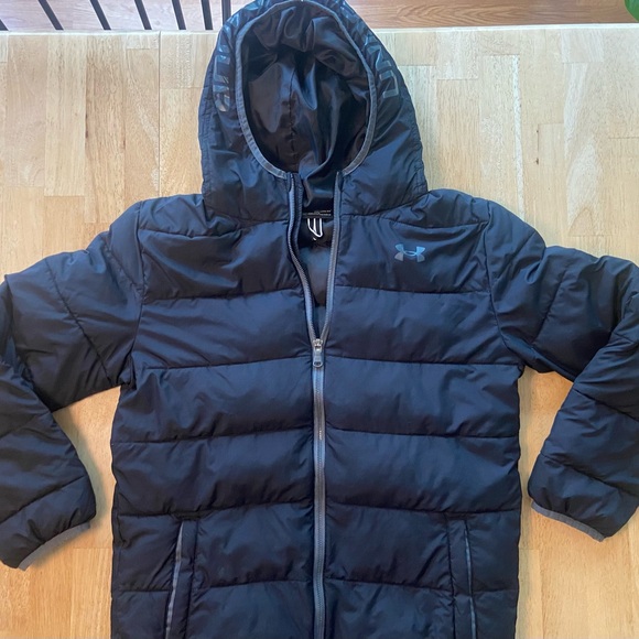 Under Armour Black Puffer Jacket with Hood and Water-Resistant Fabric - Picture 2 of 6